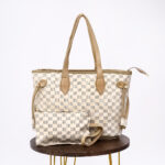 Elegant Tote Bag with Pouch
