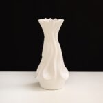 TWISTED BLACK DECORE VASE